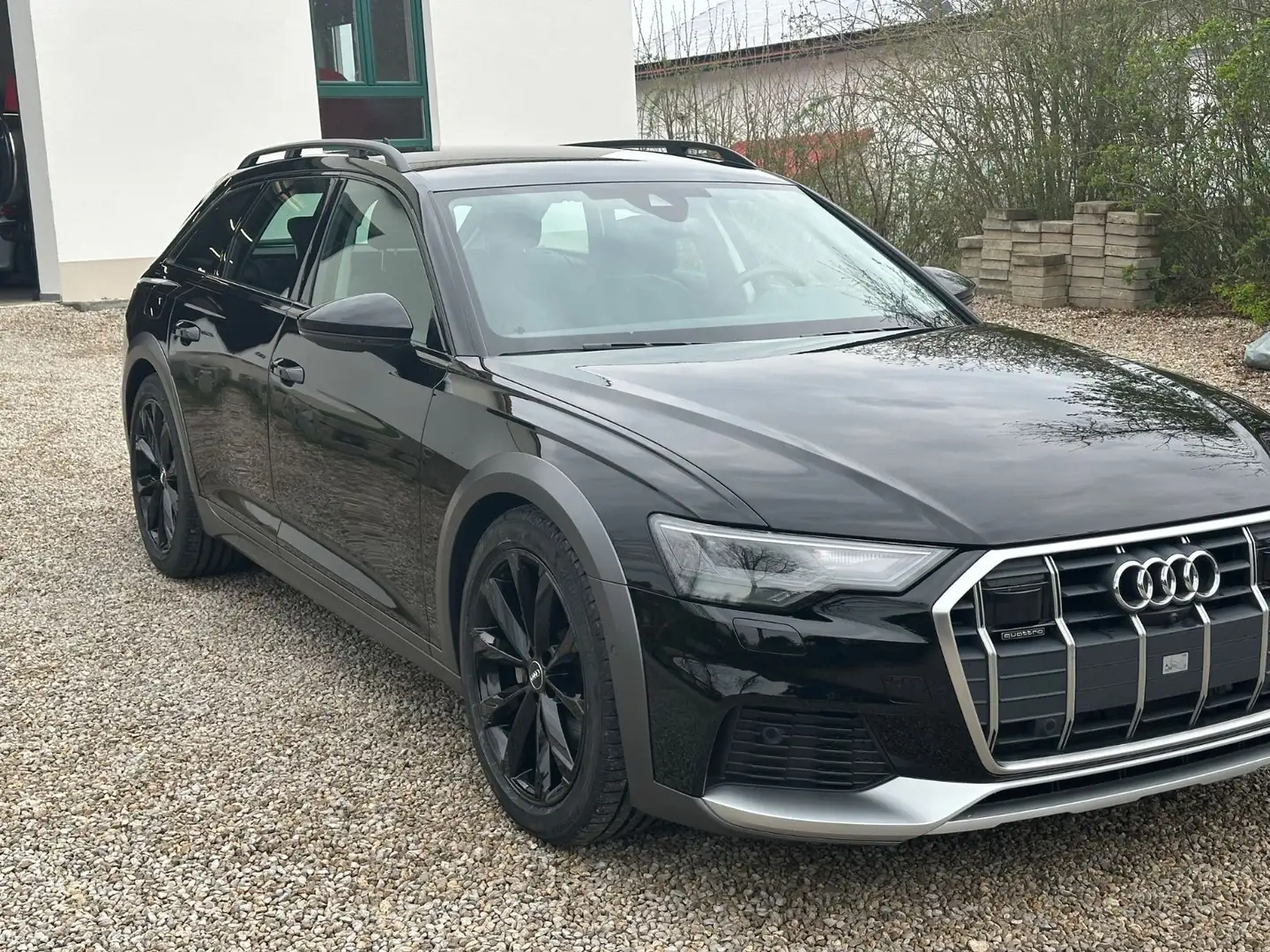 Audi A6 allroad Schwarz - 1