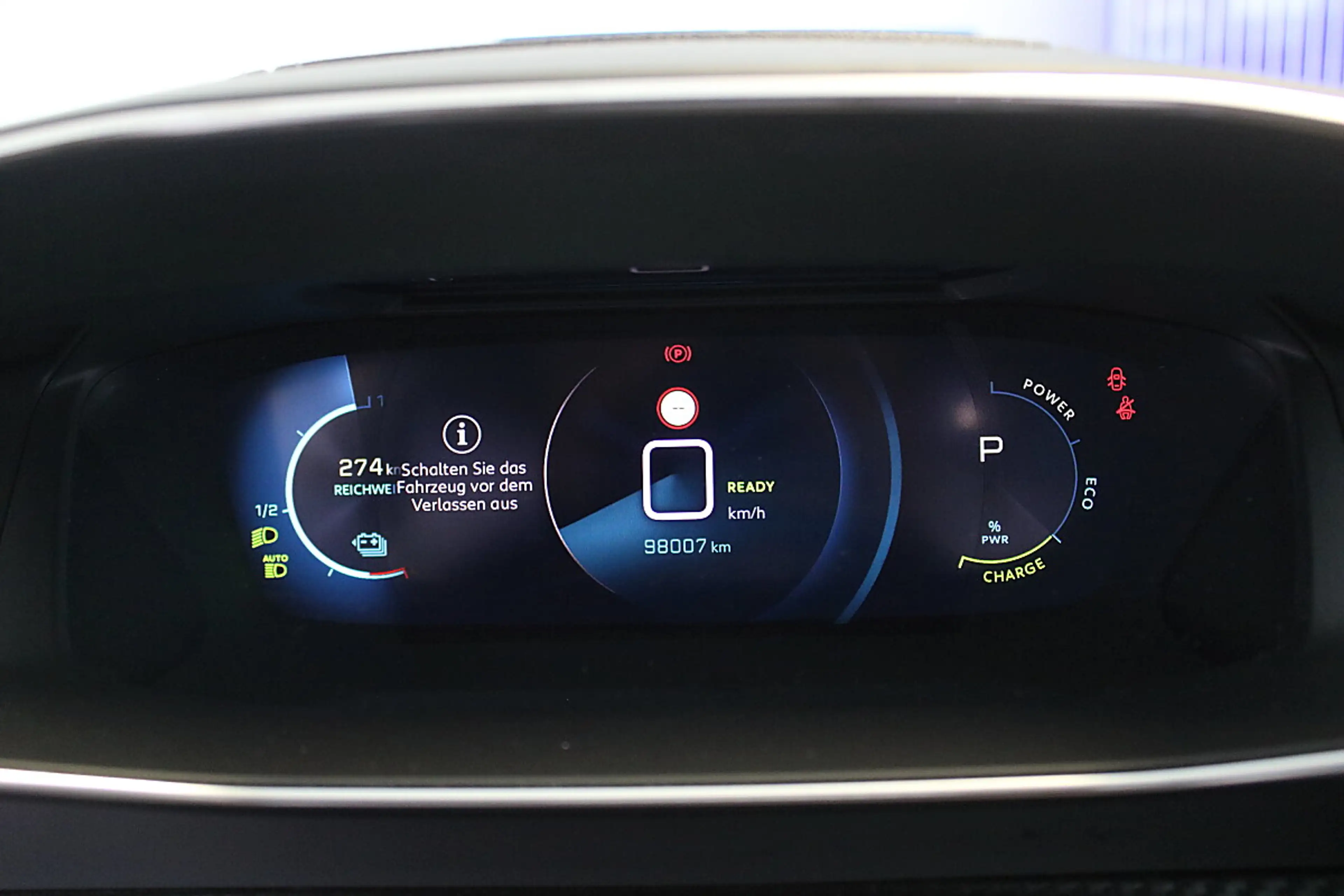 Peugeot e-208 50kWh GT Pack — photo 13