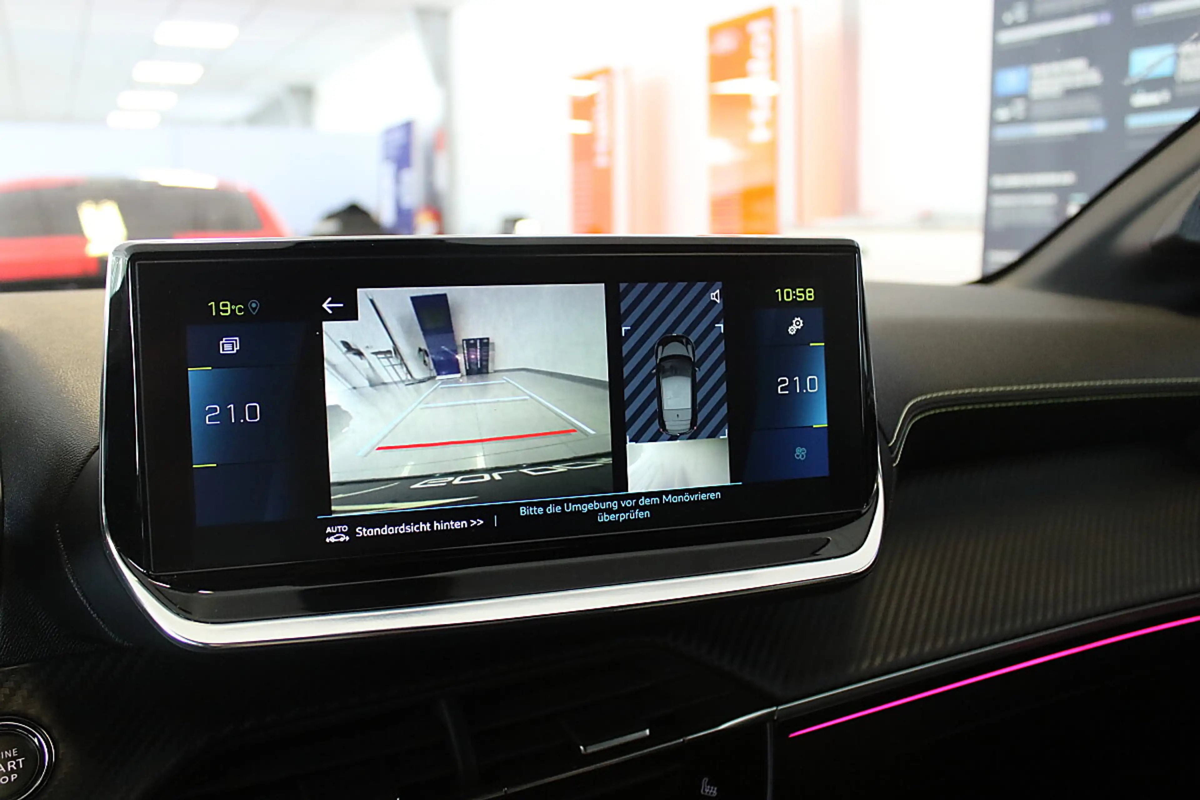 Peugeot e-208 50kWh GT Pack — photo 11