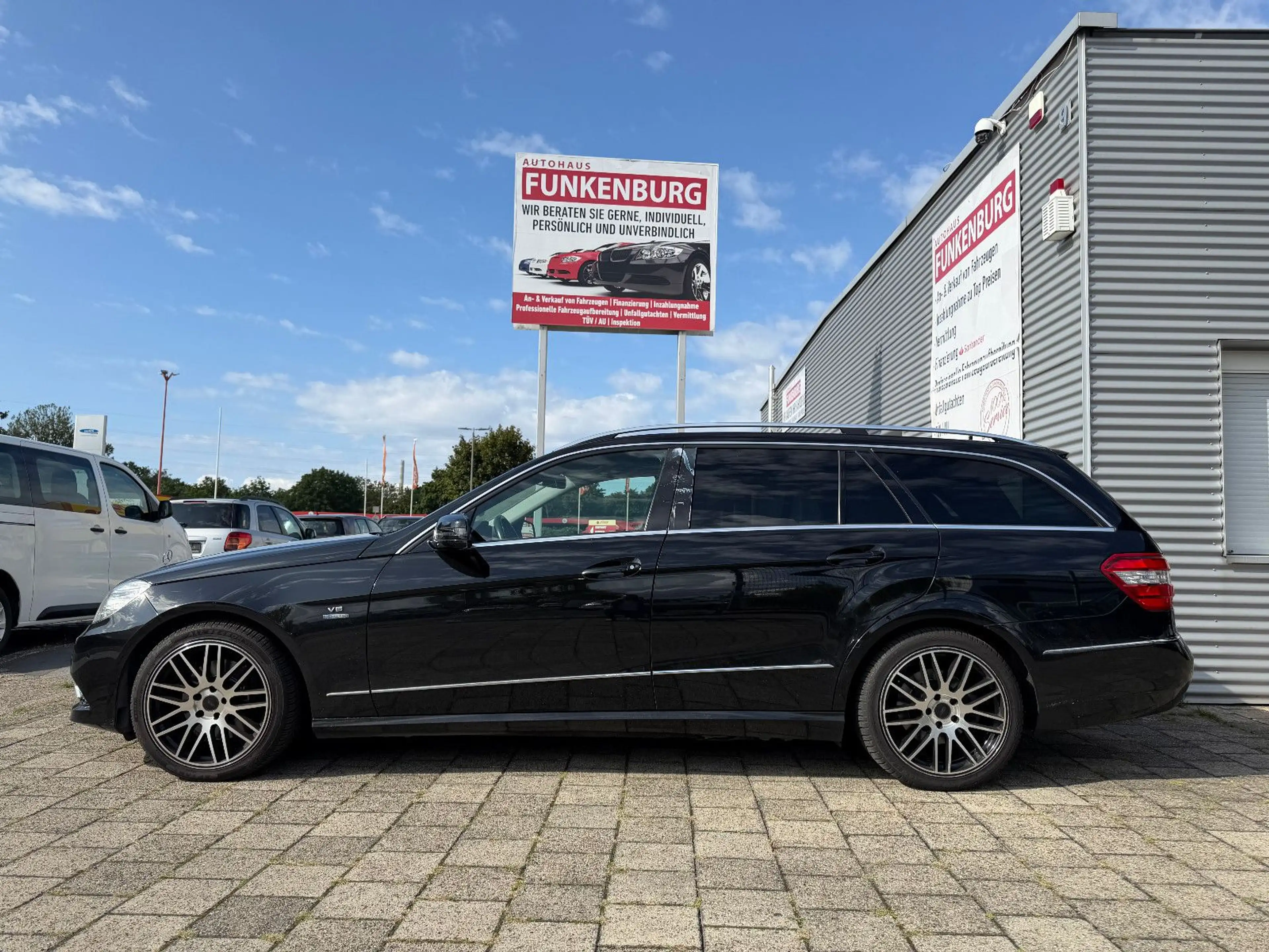 Mercedes-Benz E 350 CGI BlueEff. AUT/NAVI/LEDER/XENON/STHZ/PDC — photo 5