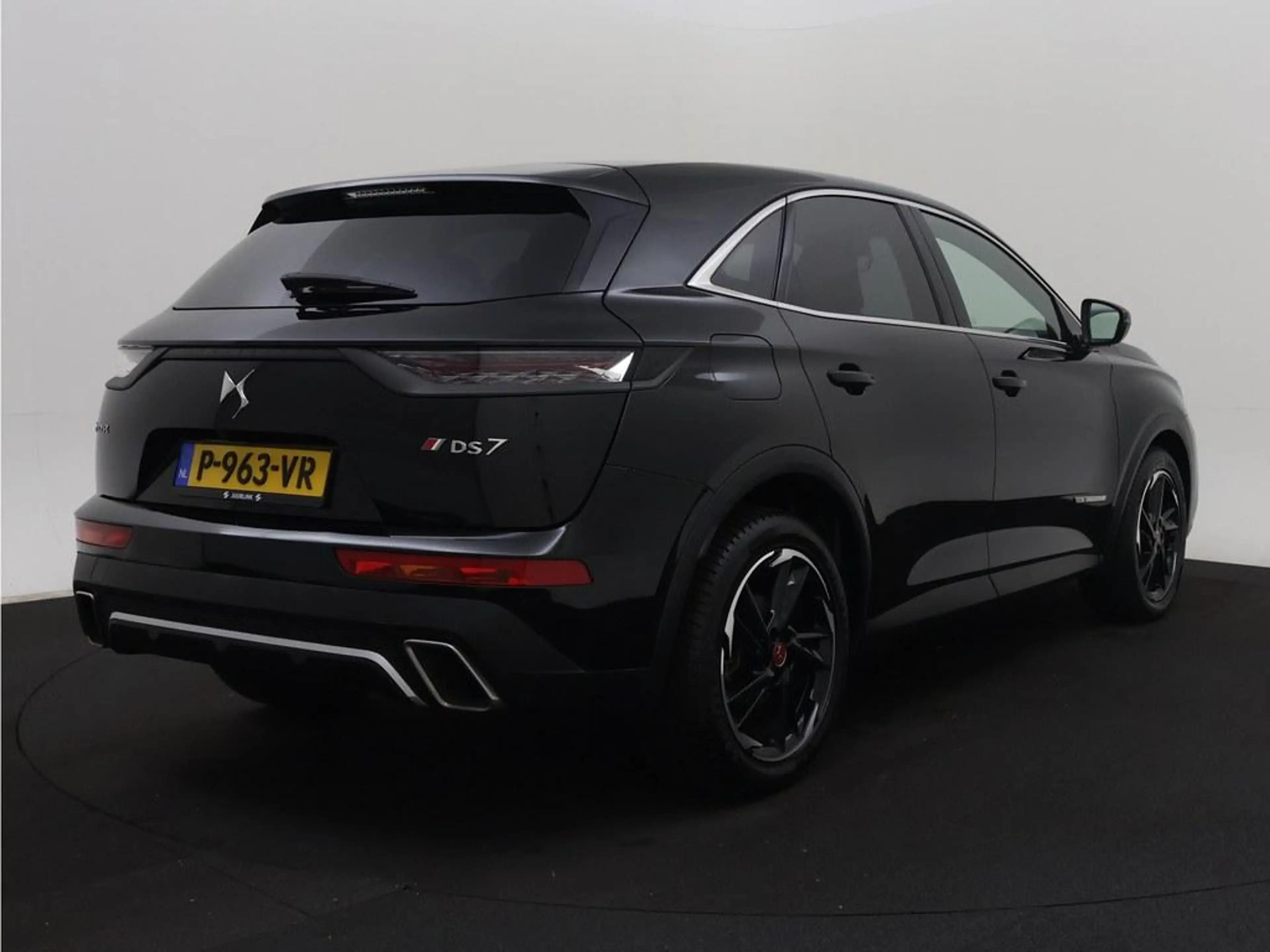 DS Automobiles DS 7 Crossback Plug-in Hybrid 225pk Performance Line Alcantara/ N — photo 2