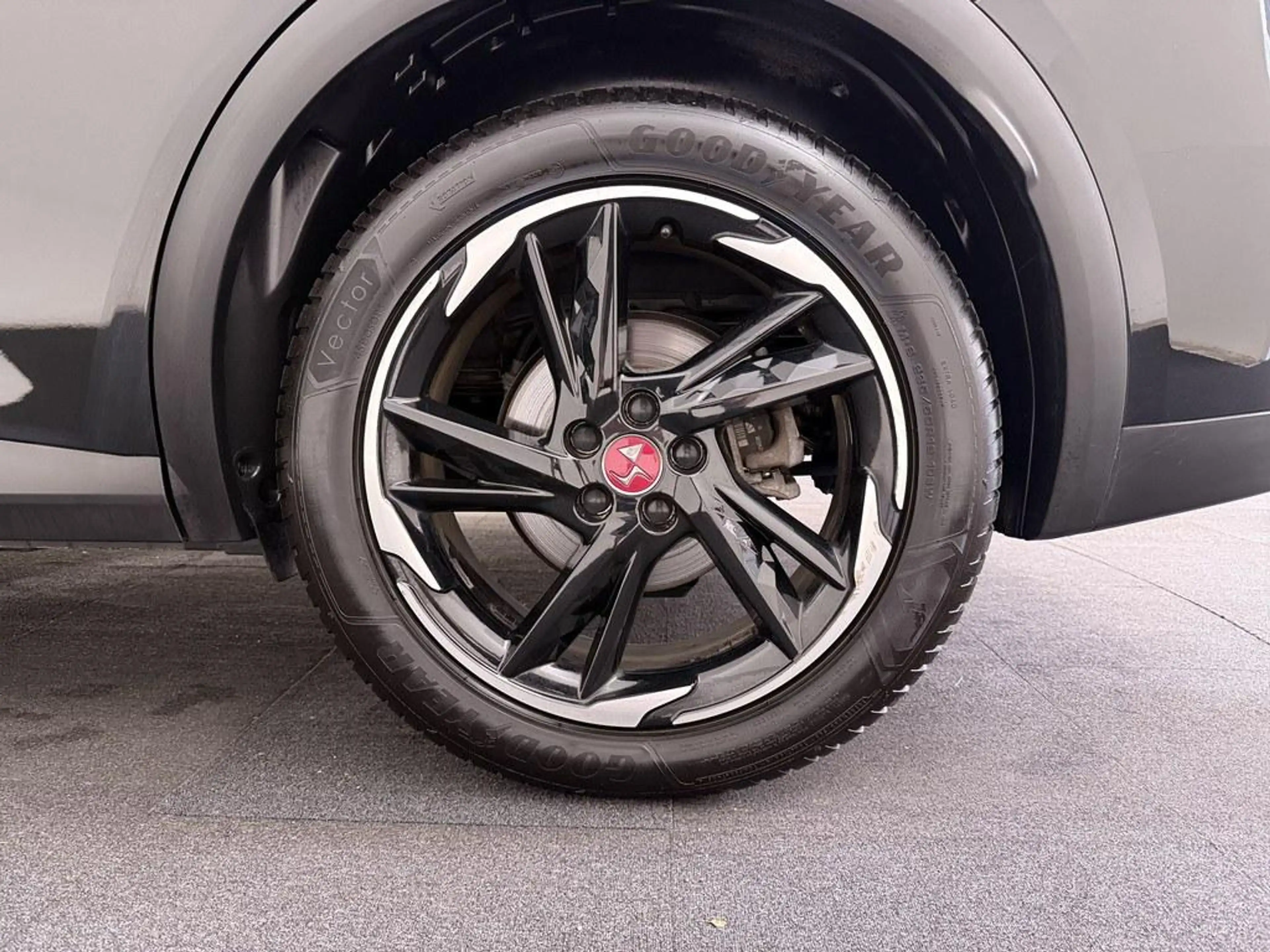 DS Automobiles DS 7 Crossback Plug-in Hybrid 225pk Performance Line Alcantara/ N — photo 6