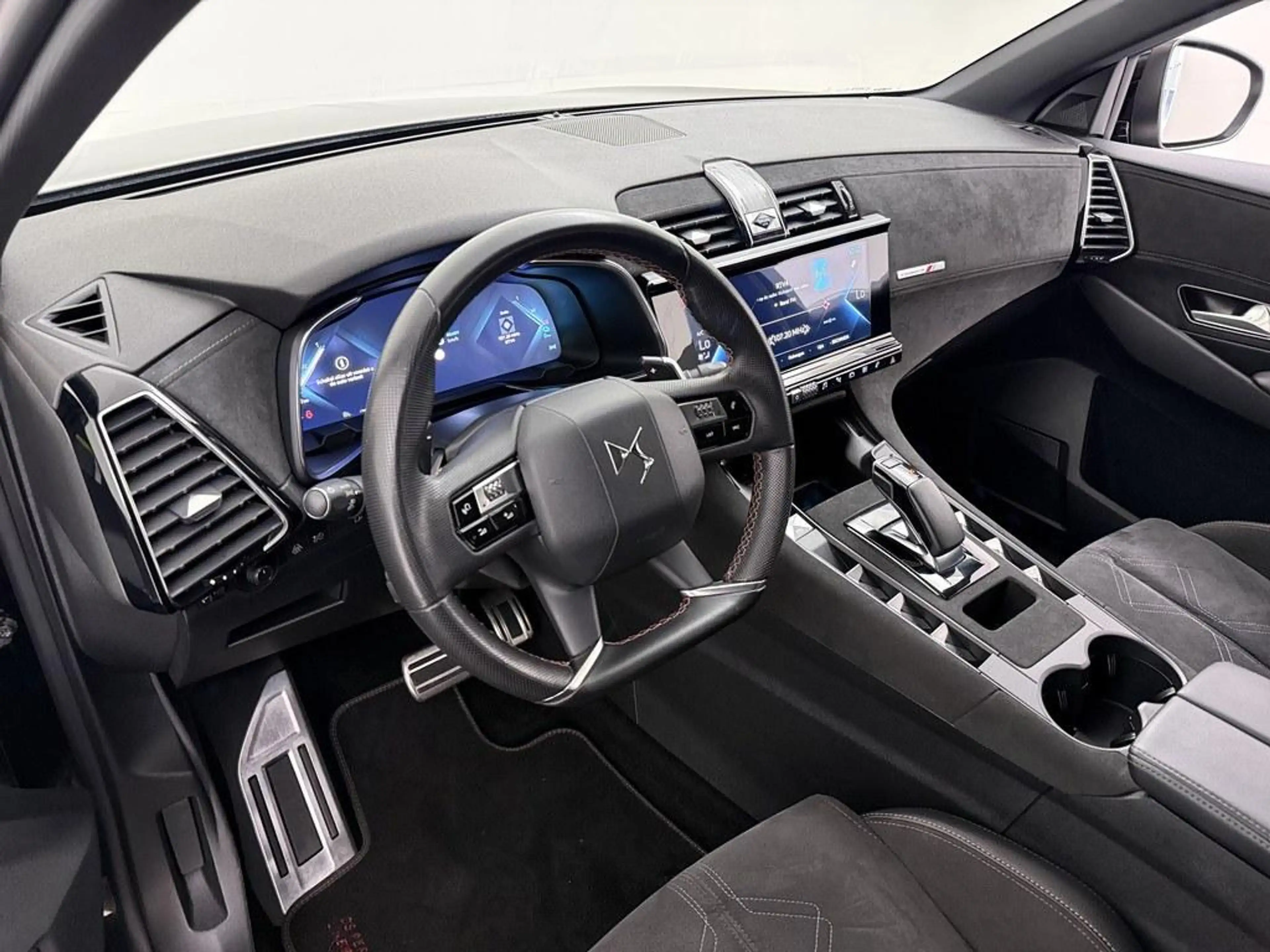 DS Automobiles DS 7 Crossback Plug-in Hybrid 225pk Performance Line Alcantara/ N — photo 3