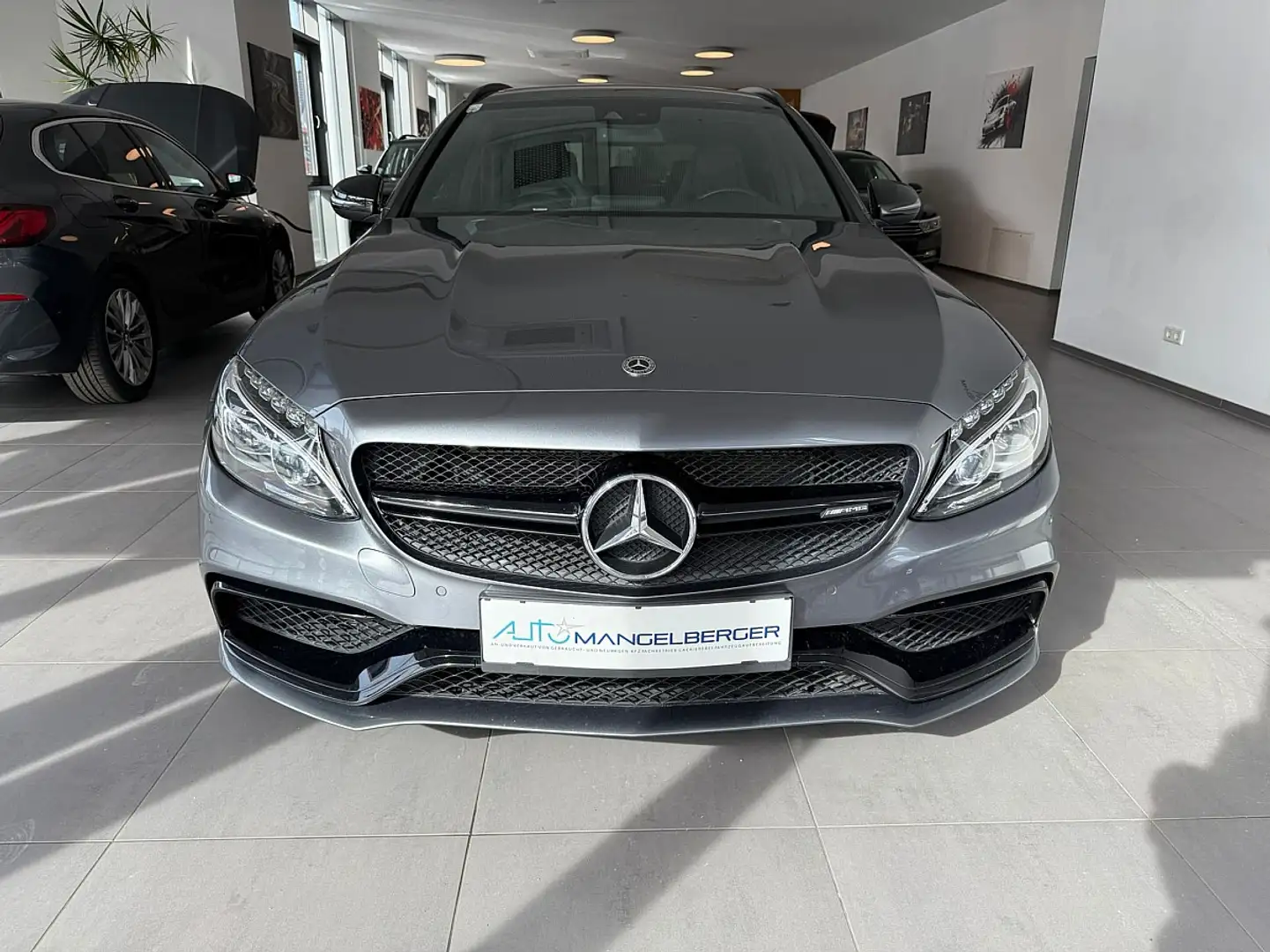 Mercedes-Benz C 63 AMG S T Aut. Grau - 2