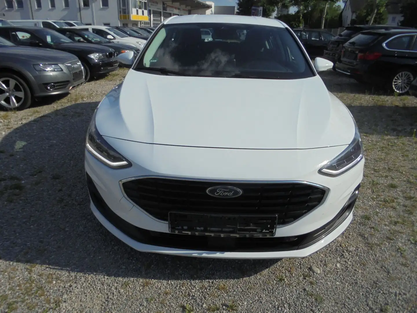 Ford Focus Lim. 1.5 TDCI Aut. Cool & Connect ~ Weiß - 2