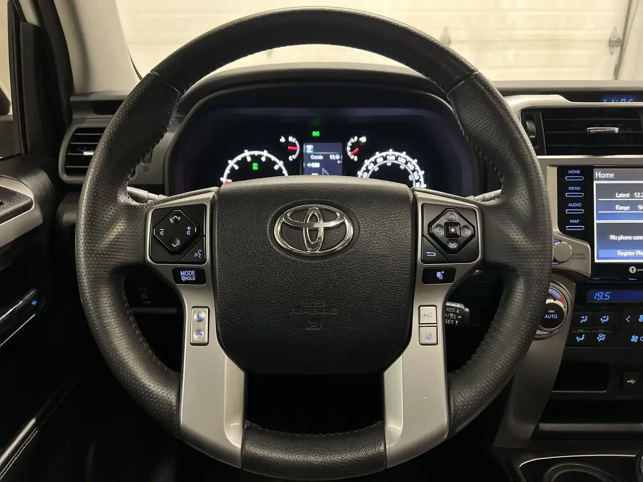 Toyota 4-Runner снимка Toyota 4-Runner