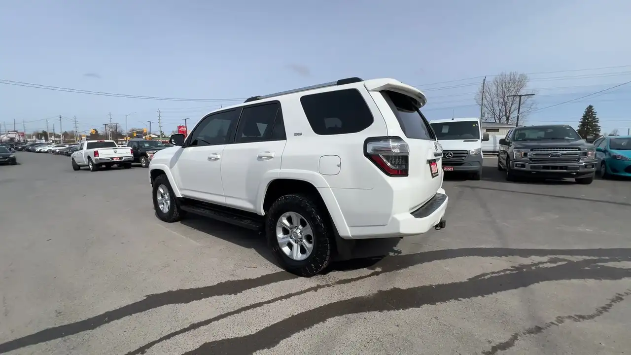 Toyota 4-Runner снимка Toyota 4-Runner