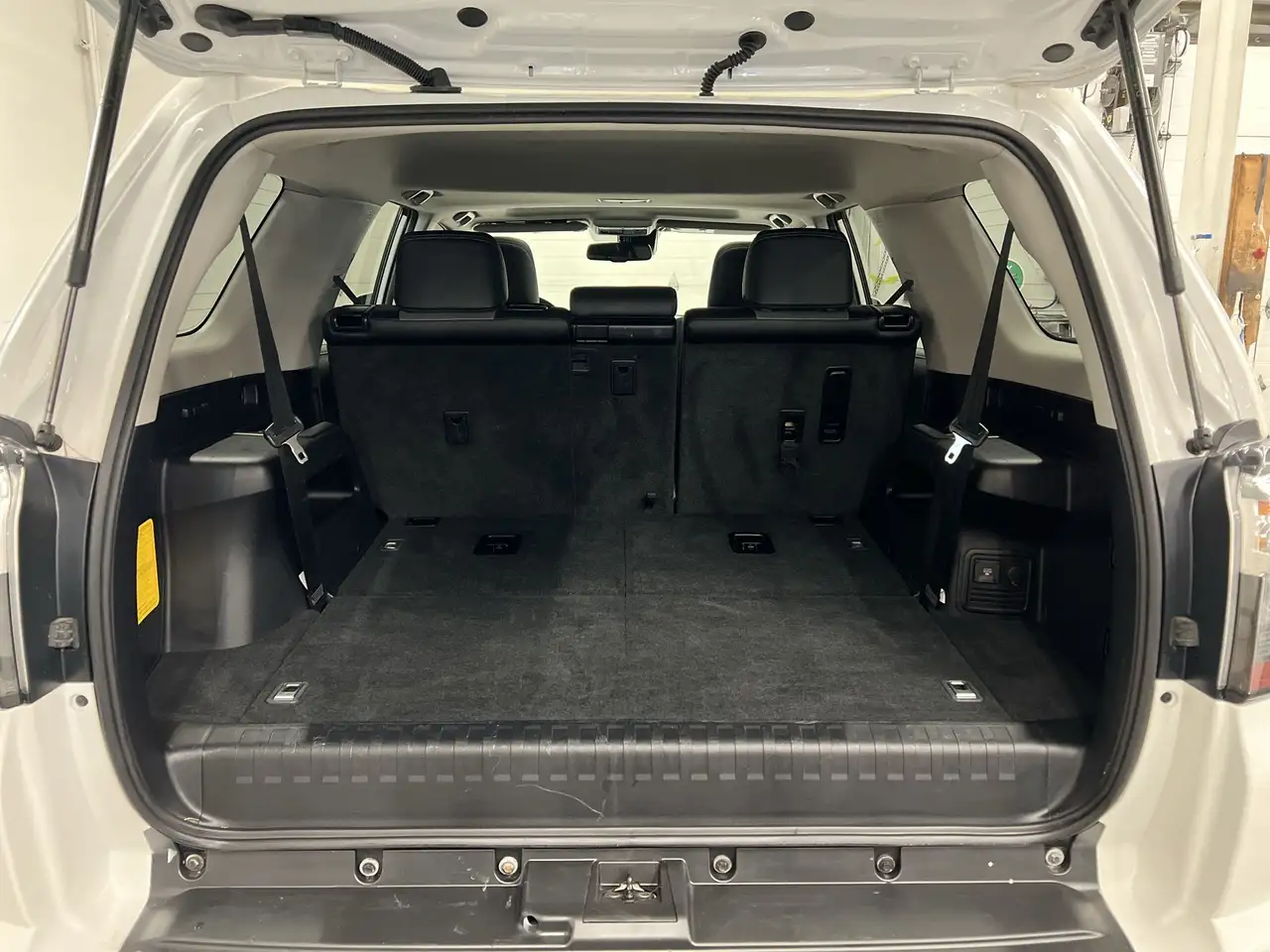 Toyota 4-Runner снимка Toyota 4-Runner