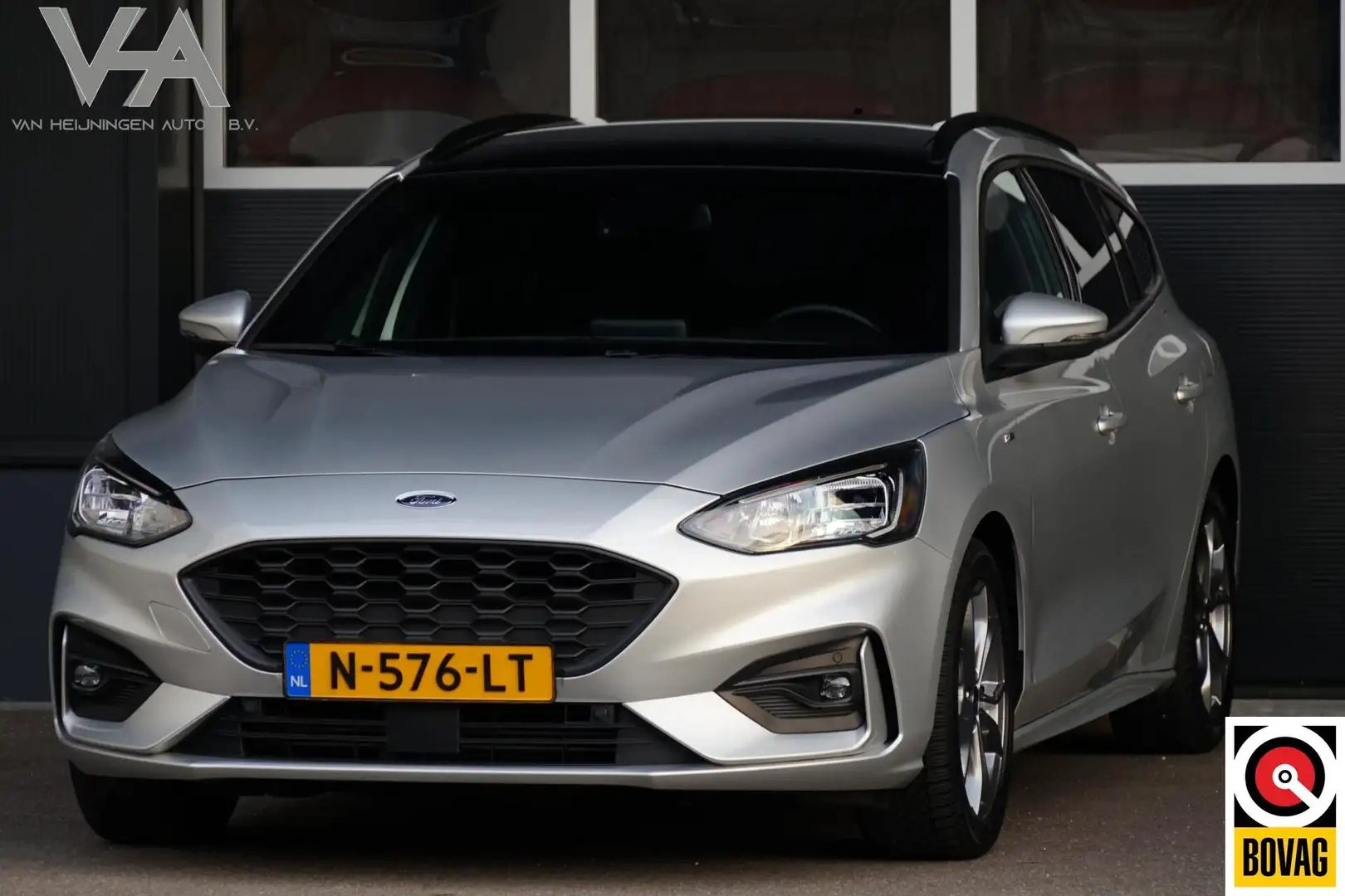 Ford Focus Wagon 1.0 EcoBoost Hybrid ST Line X Business, pano Grijs - 1