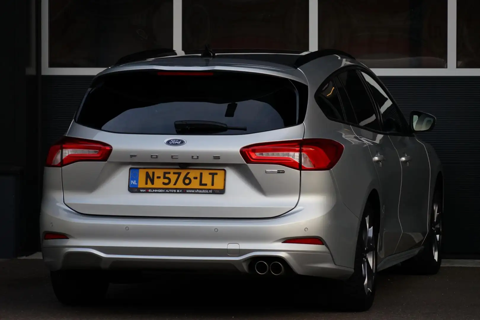 Ford Focus Wagon 1.0 EcoBoost Hybrid ST Line X Business, pano Grijs - 2