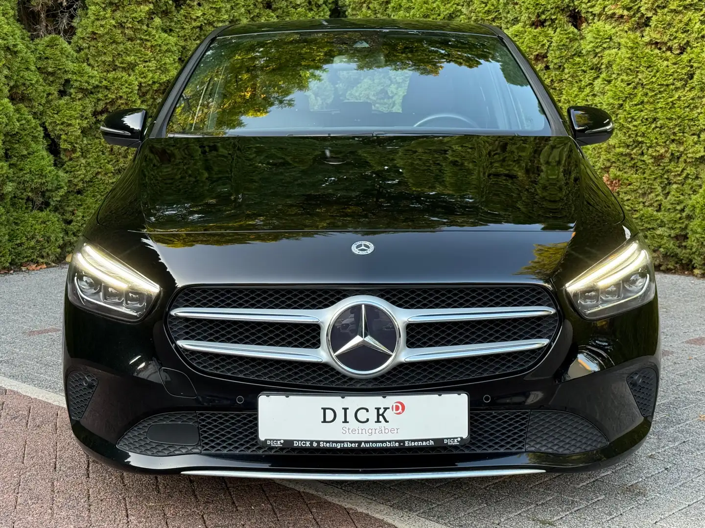 Mercedes-Benz B 200 d Aut. MULTIBEAM-LED+AHK+MBUX+KAM+SHZ+PARK Schwarz - 2