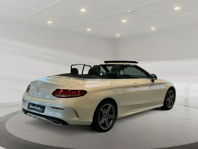 Mercedes-Benz C-Class view 4