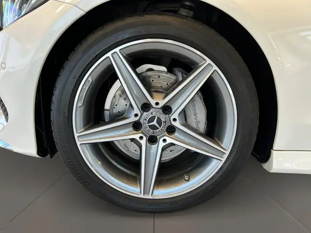 Mercedes-Benz C-Class view 8