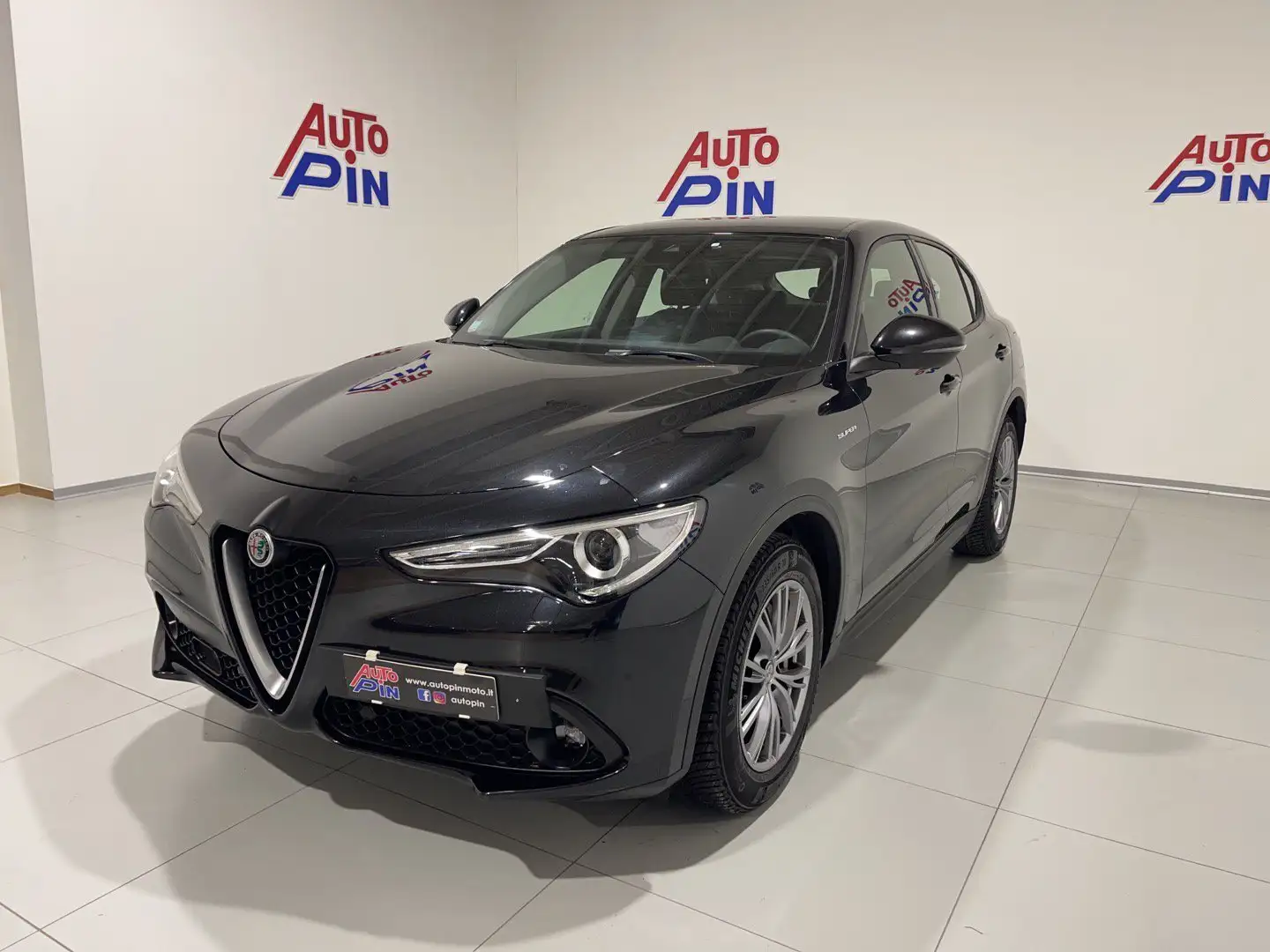 Alfa Romeo Stelvio 2.2 Turbodiesel 160 CV AT8 RWD Super *Iva esposta* - 1