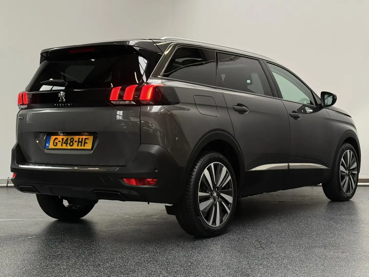 Peugeot 5008 1.2 PureTech Allure Automaat | Schuifdak | 4 nwe b Grau - 2