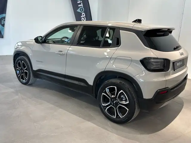 Jeep Avenger view 6