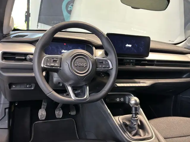 Jeep Avenger view 11