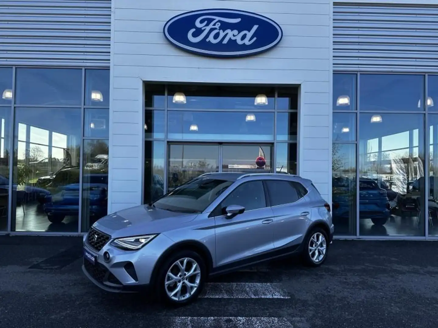 SEAT Arona 1.0 EcoTSI 110ch Start/Stop FR Euro6d-T Grau - 1