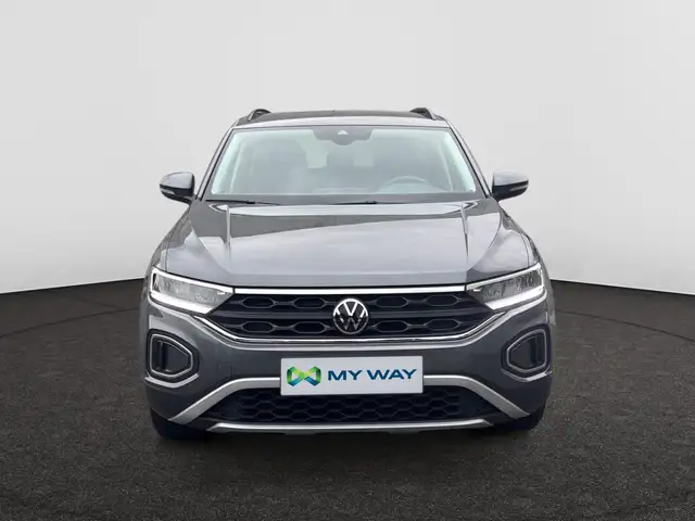 Volkswagen T-Roc view 3