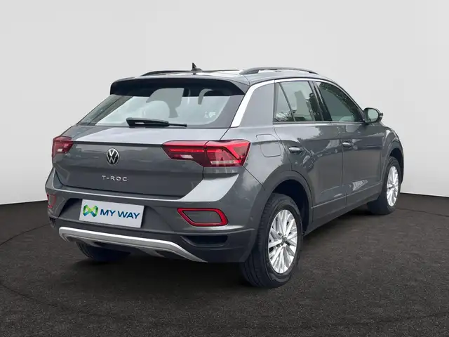 Volkswagen T-Roc view 5