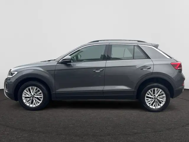 Volkswagen T-Roc view 8
