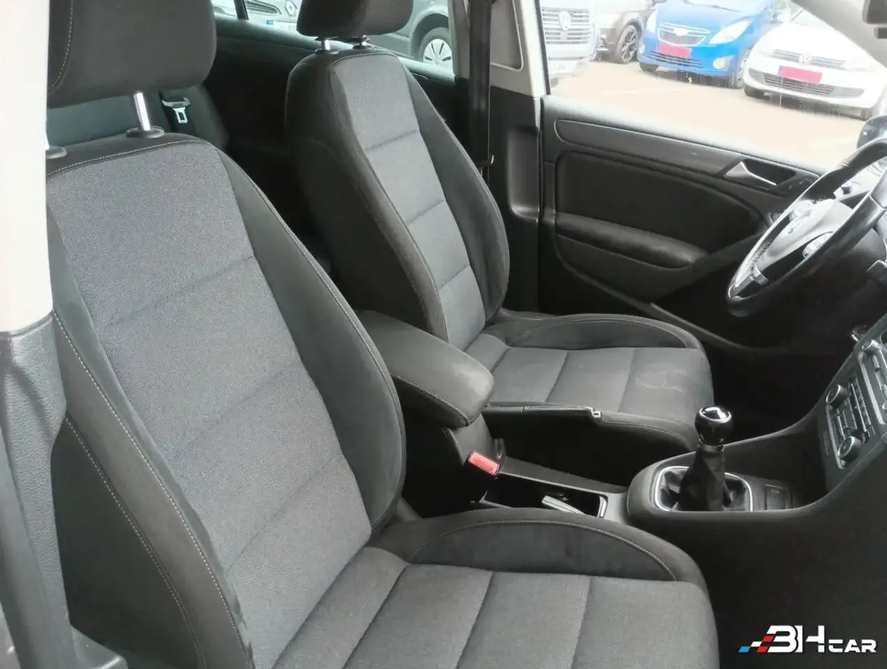 Volkswagen Golf Standard Model — photo 21