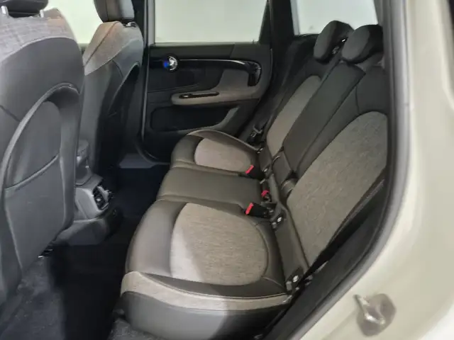 Mini Cooper Cooper view 8