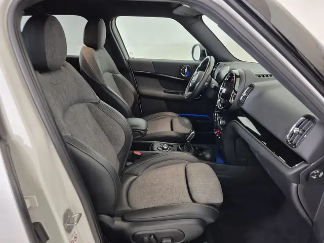 Mini Cooper Cooper view 11