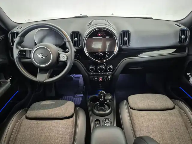 Mini Cooper Cooper view 9