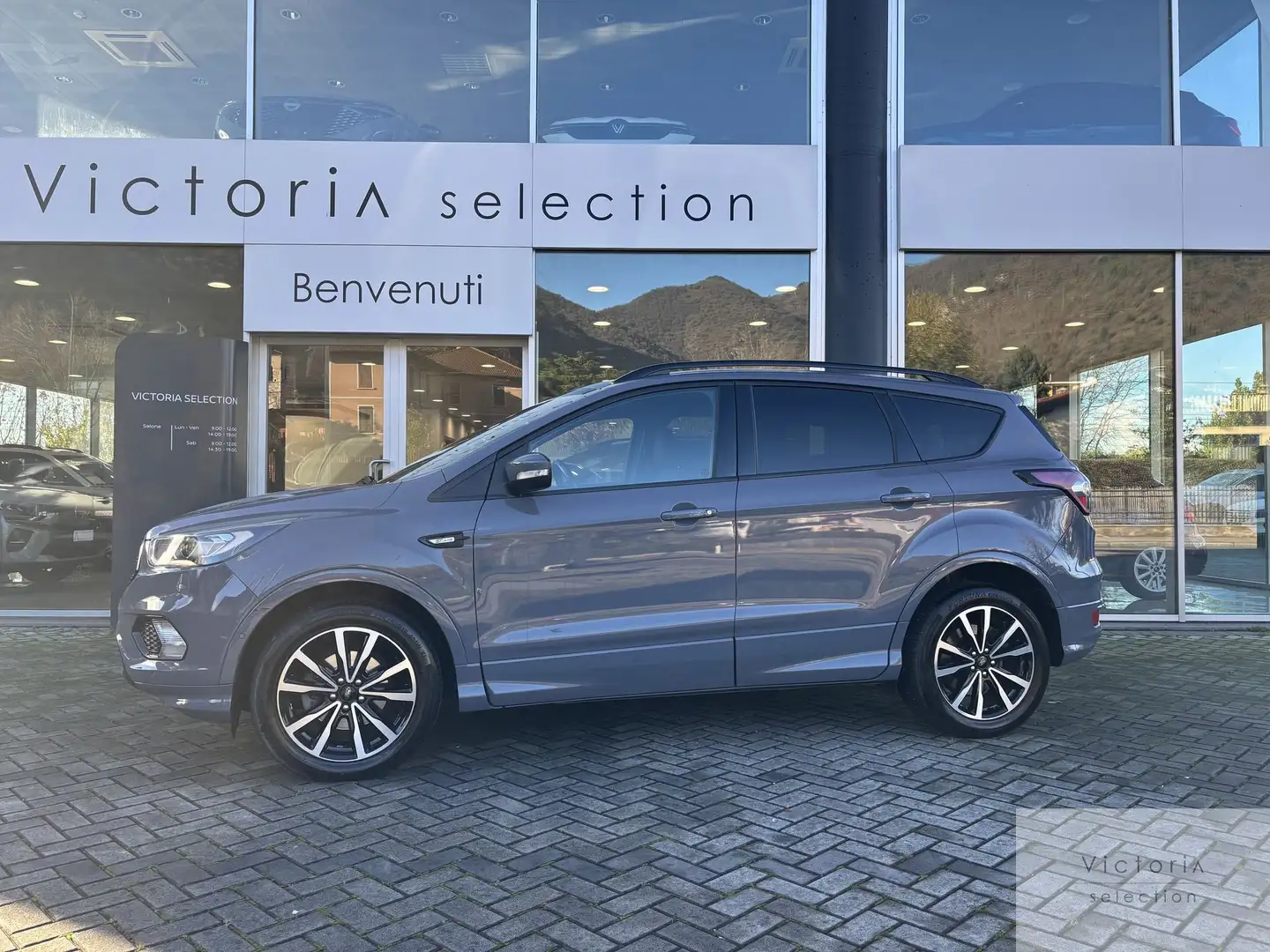 Ford Kuga ECOBOOST 120 CV 2WD C.MANUALE ST-LINE NAVIGATORE Gris - 1
