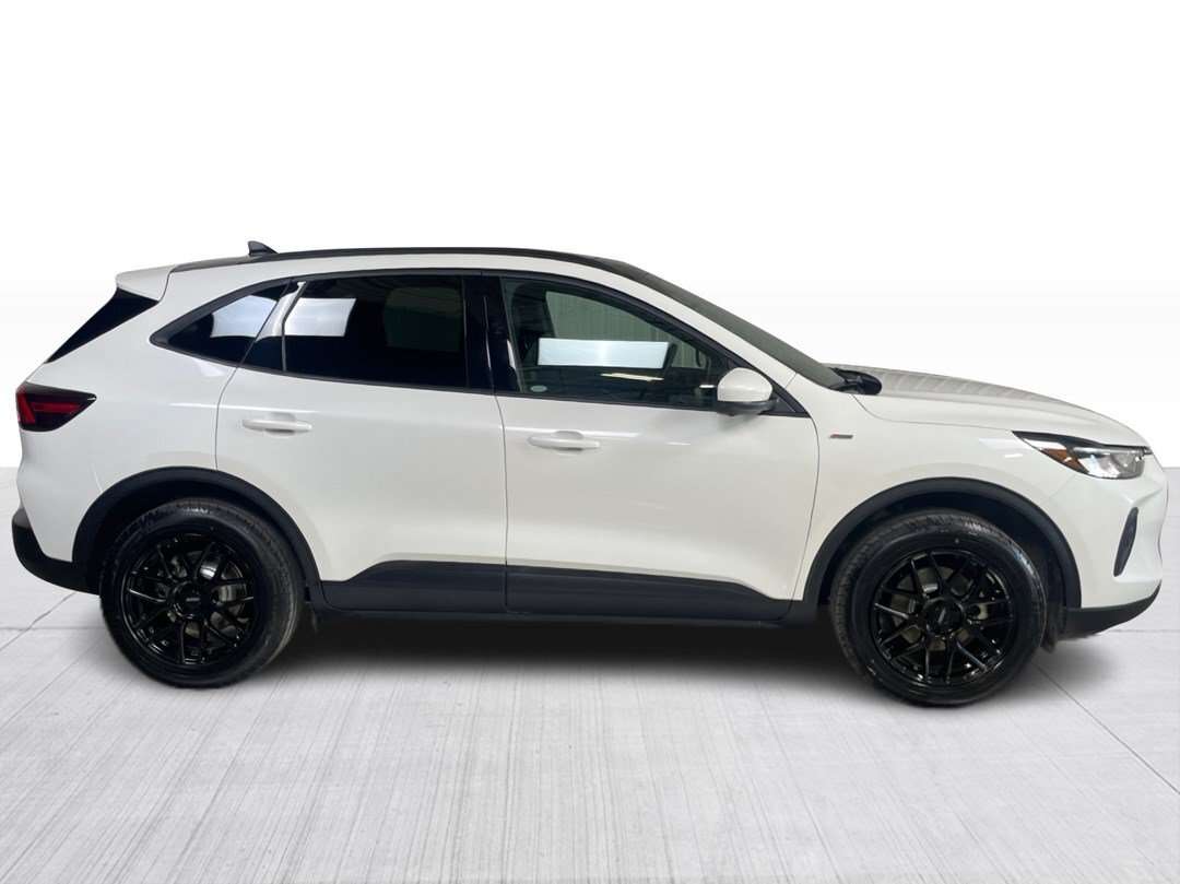 2025 Ford Escape ST-Line Select AWD Mags Cuir Toit Pano GPS Sièges — снимка 1