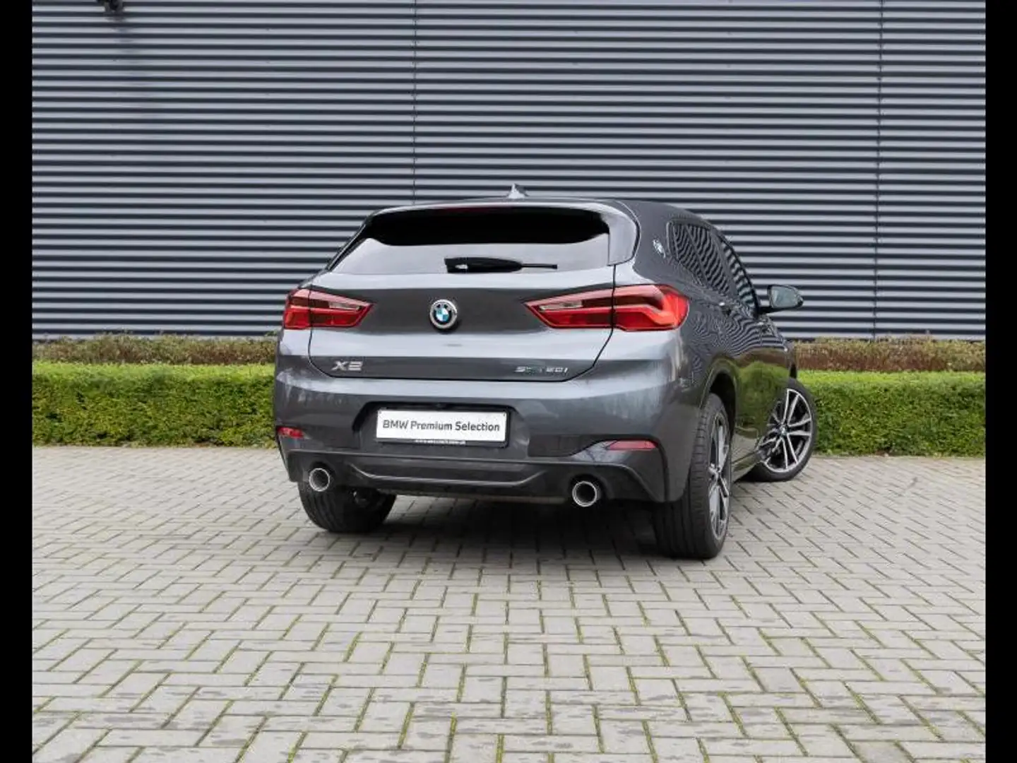 BMW X2 sDrive20i M-Sport Grijs - 2