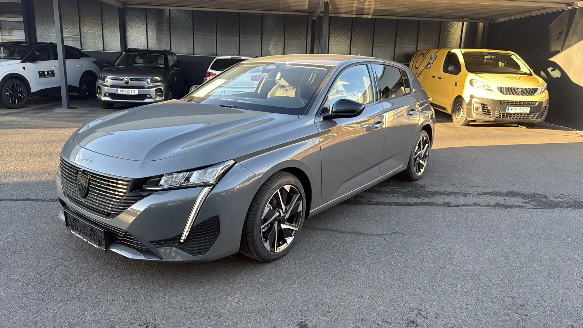 Peugeot 308 Allure BHDI130EAT8 Grau - 1