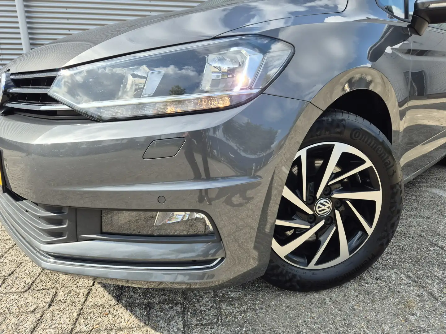 Volkswagen Touran 1.0 TSI Comfortline 7p Camera/Navigatie,parkeersen Grau - 2
