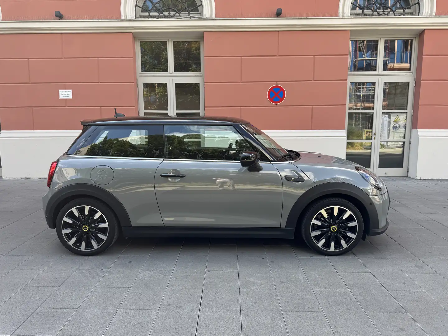 MINI Cooper SE RFK|Pano|8fach bereift|BMW Garantie|Yours Trim - 2