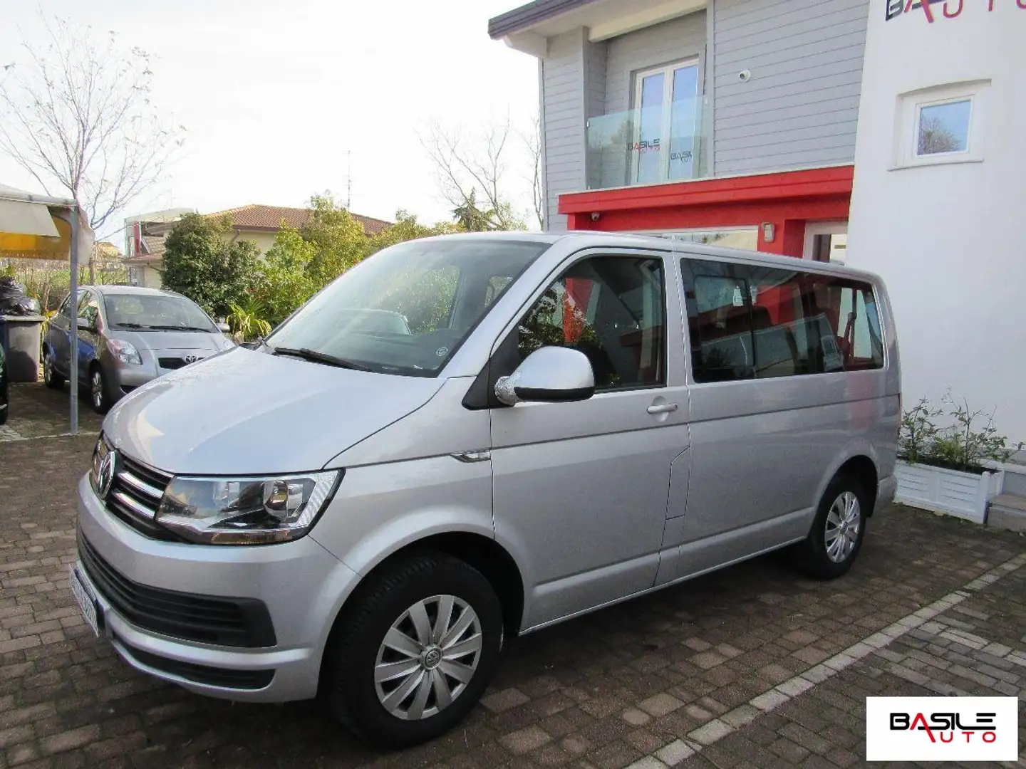 Volkswagen T6 Caravelle Gris - 2