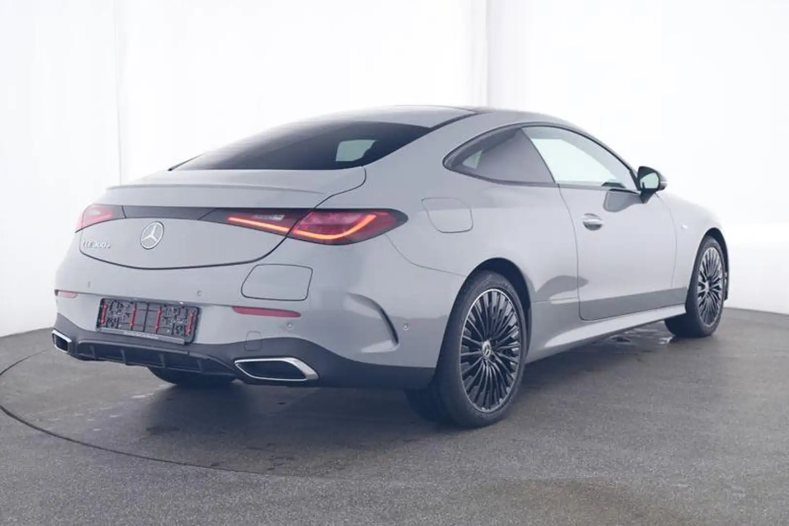 Mercedes-Benz CLE 300 CLE 300e Coupé Automaat AMG Line | MANUFAKTUR | Pr Grijs - 2