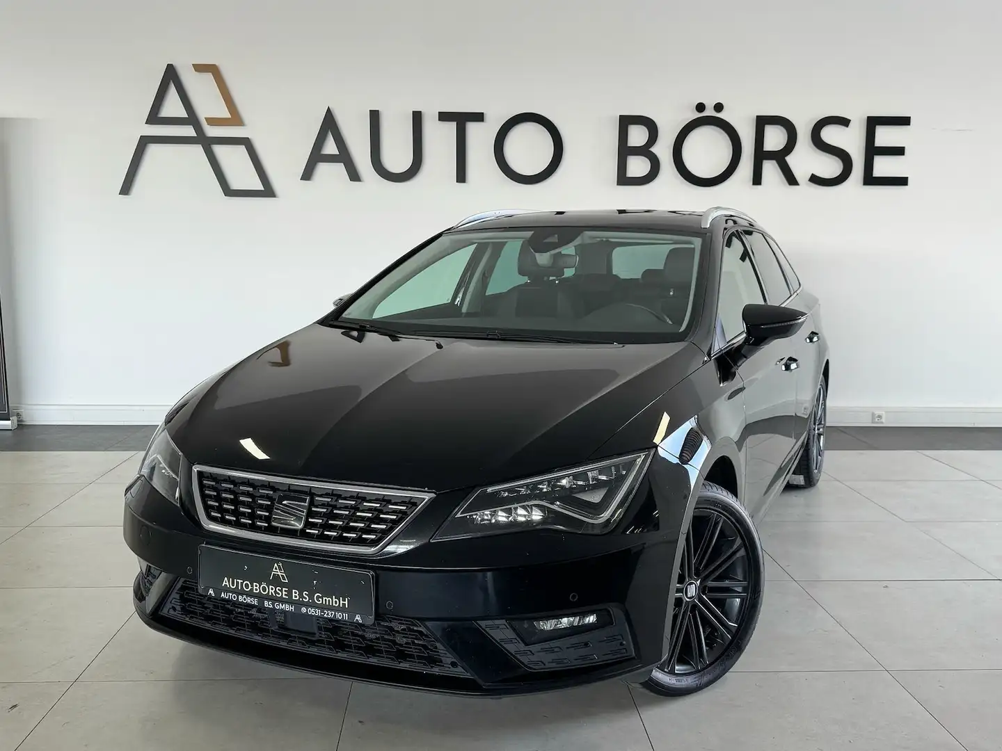 SEAT Leon SP DSG XCELLENCE NAVI*LEDER*PANO*ViCo*LED* Schwarz - 1