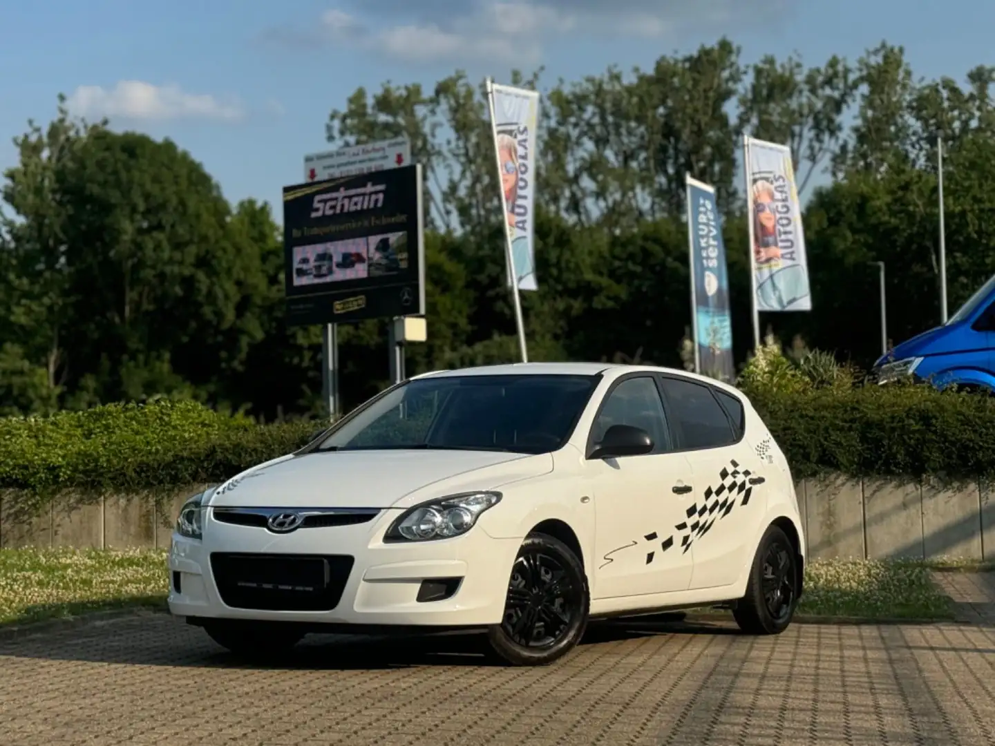 Hyundai i30 1.4 FIFA WM Edition*KLIMA*MULTILENK*AUX*TÜV* Weiß - 1