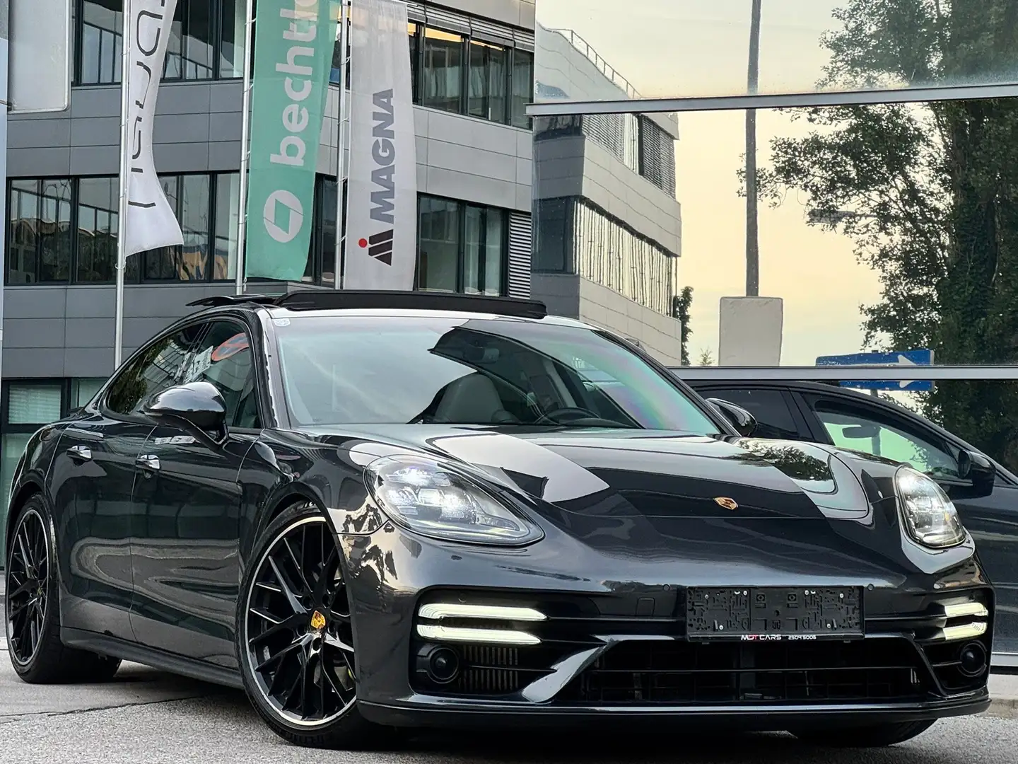 Porsche Panamera 4 E-HYBRID|TURBO OPTIK DEEP|WIDE|LOUD|SPORTDESIGN Grau - 2