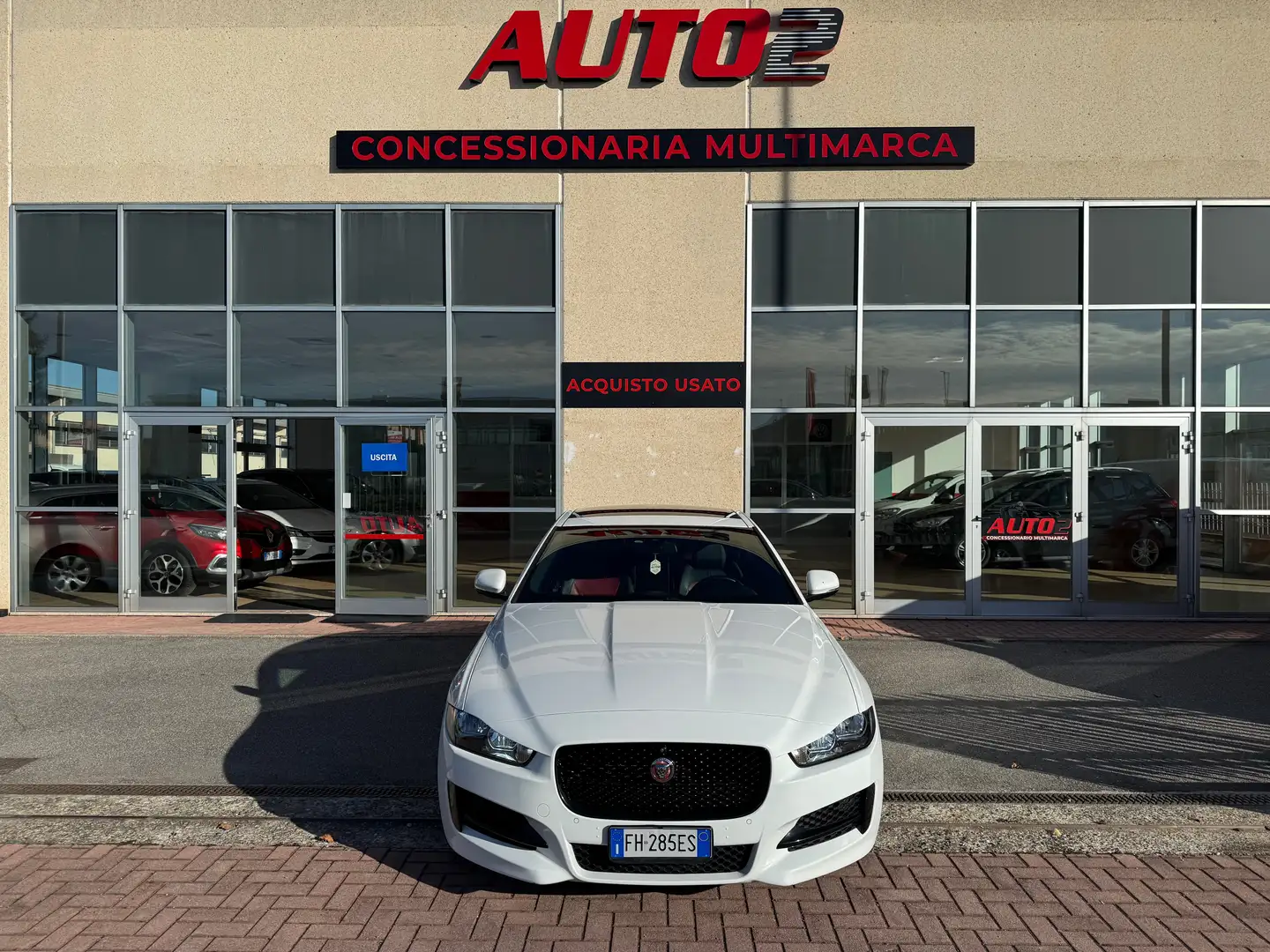 Jaguar XE 2.0d R-Sport 180cv auto Blanc - 1