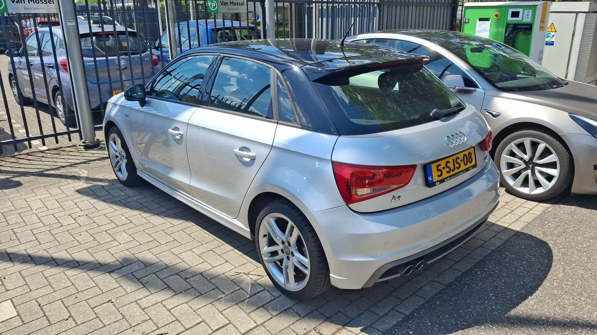 Audi A1 Sportback 1.4 TFSI CoD 109g. Pro Line S Grijs - 2