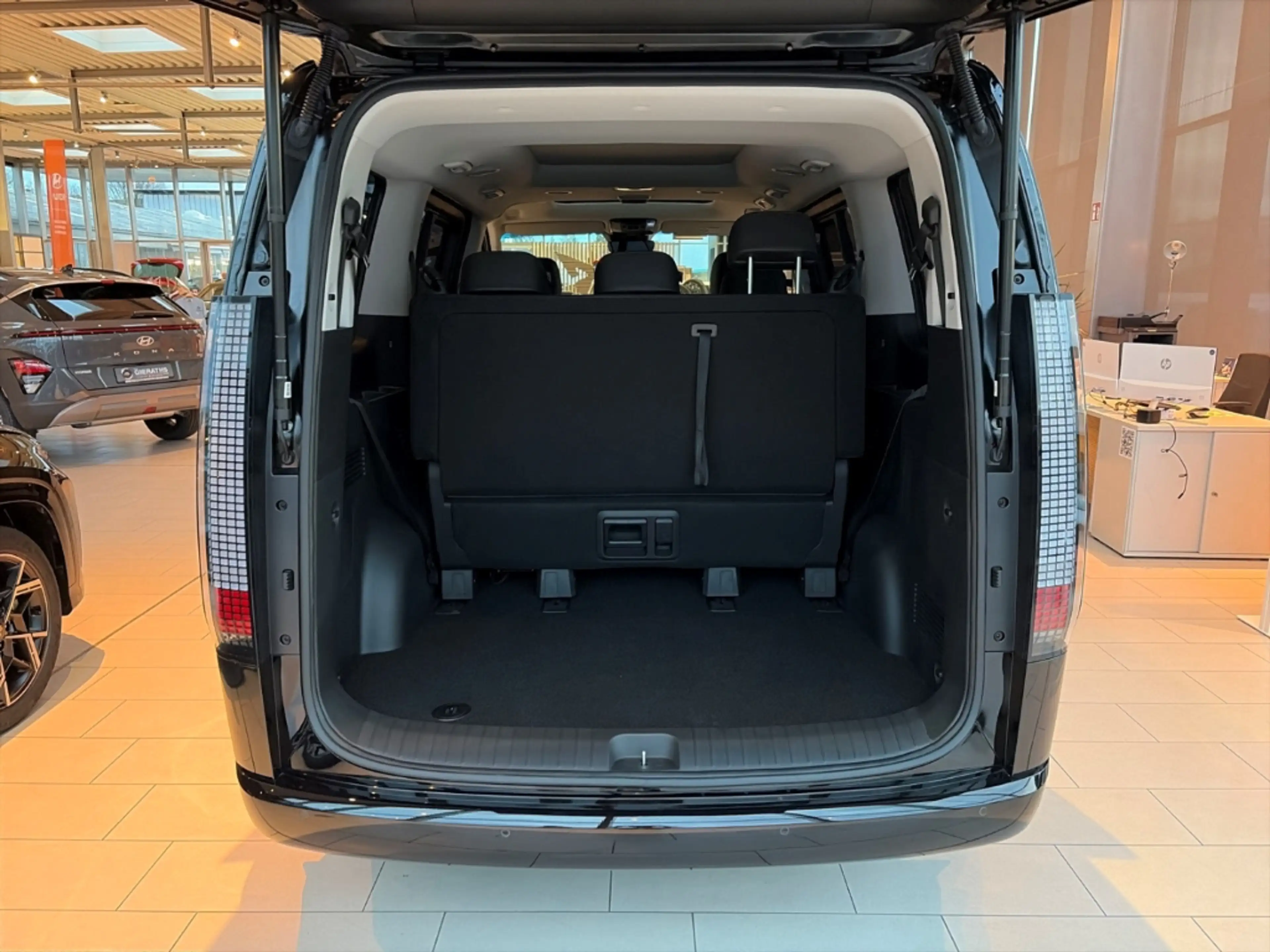 Hyundai STARIA Prime Hybrid 9-Sitzer  (165 KW225 PS)Automatik Nav — photo 12