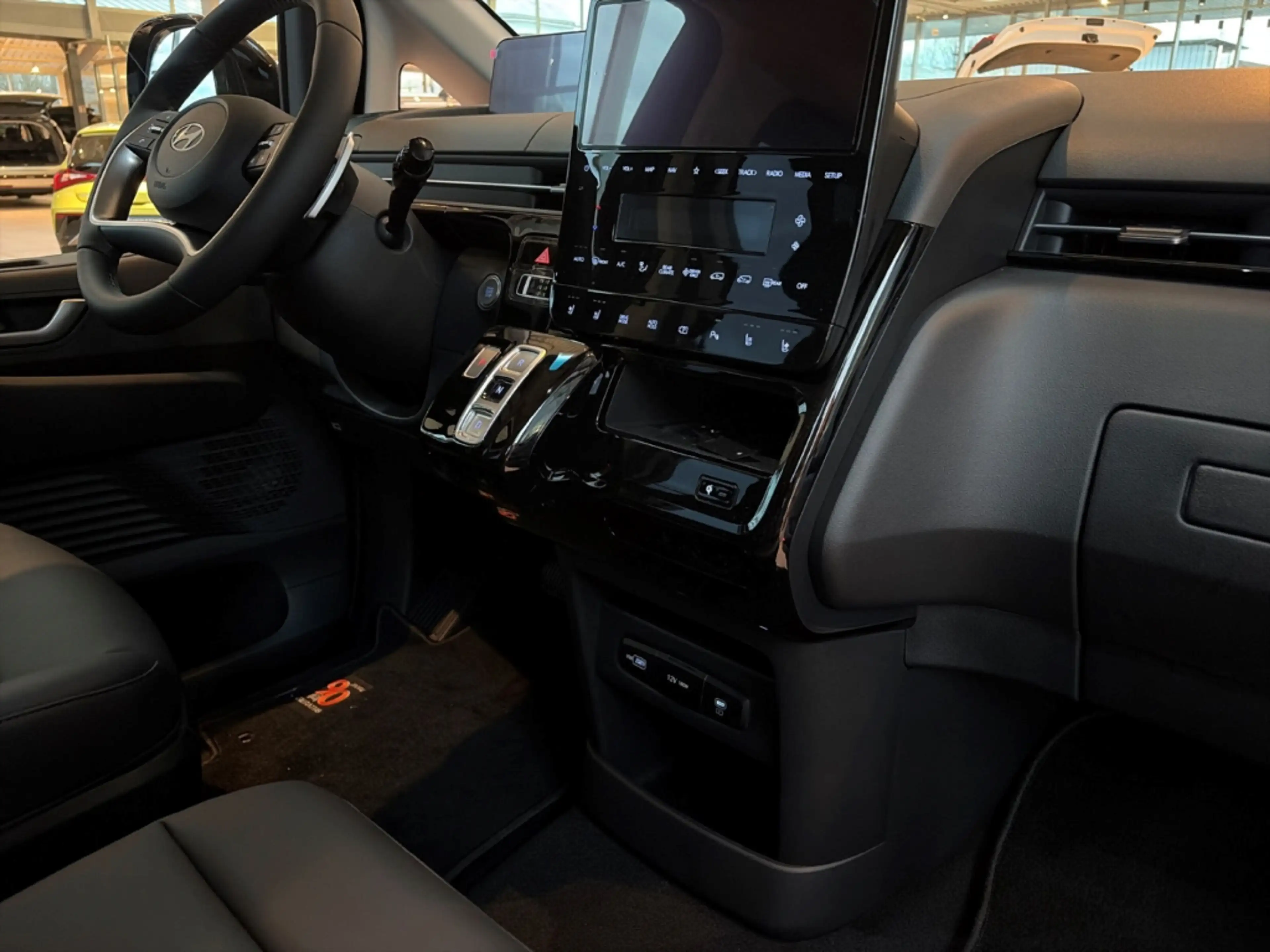 Hyundai STARIA Prime Hybrid 9-Sitzer  (165 KW225 PS)Automatik Nav — photo 8
