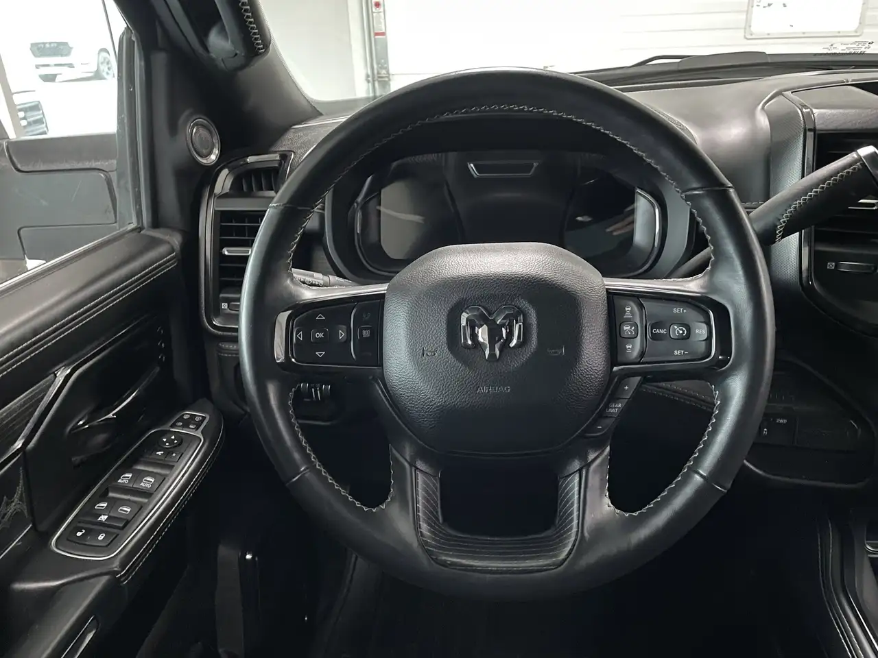 RAM 2500 снимка RAM 2500