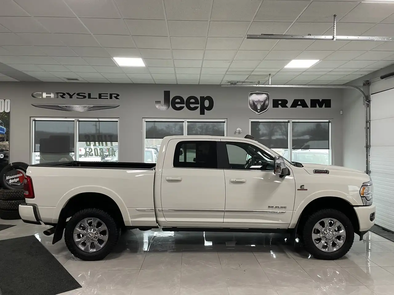 RAM 2500 снимка RAM 2500