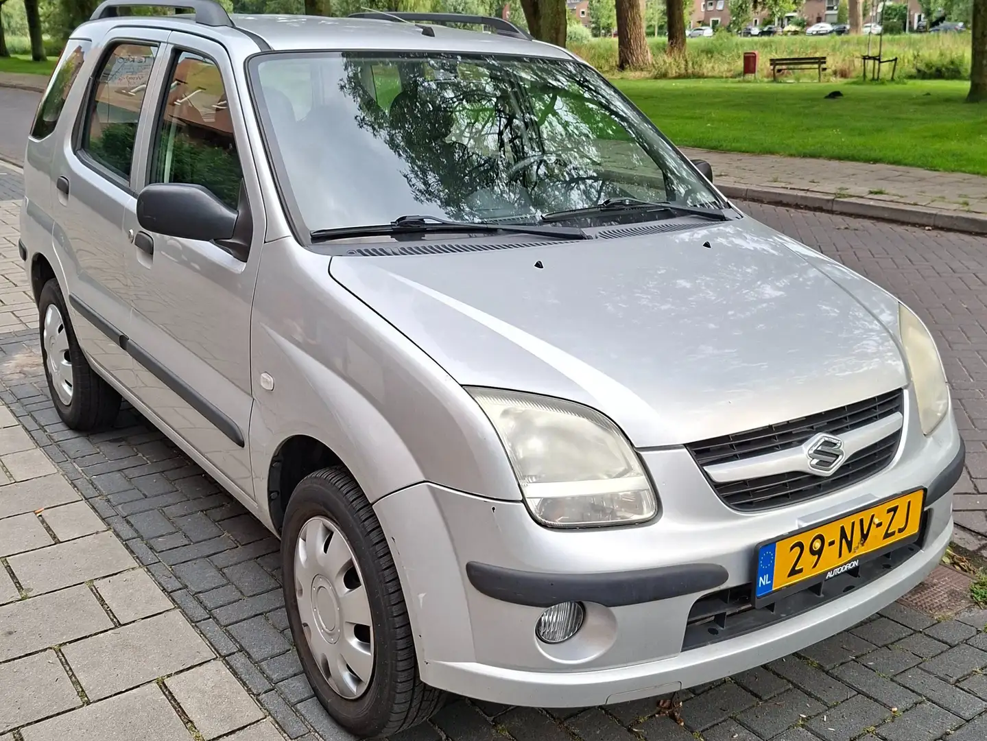 Suzuki Ignis Ignis 1.5-16V GLS Zilver - 1
