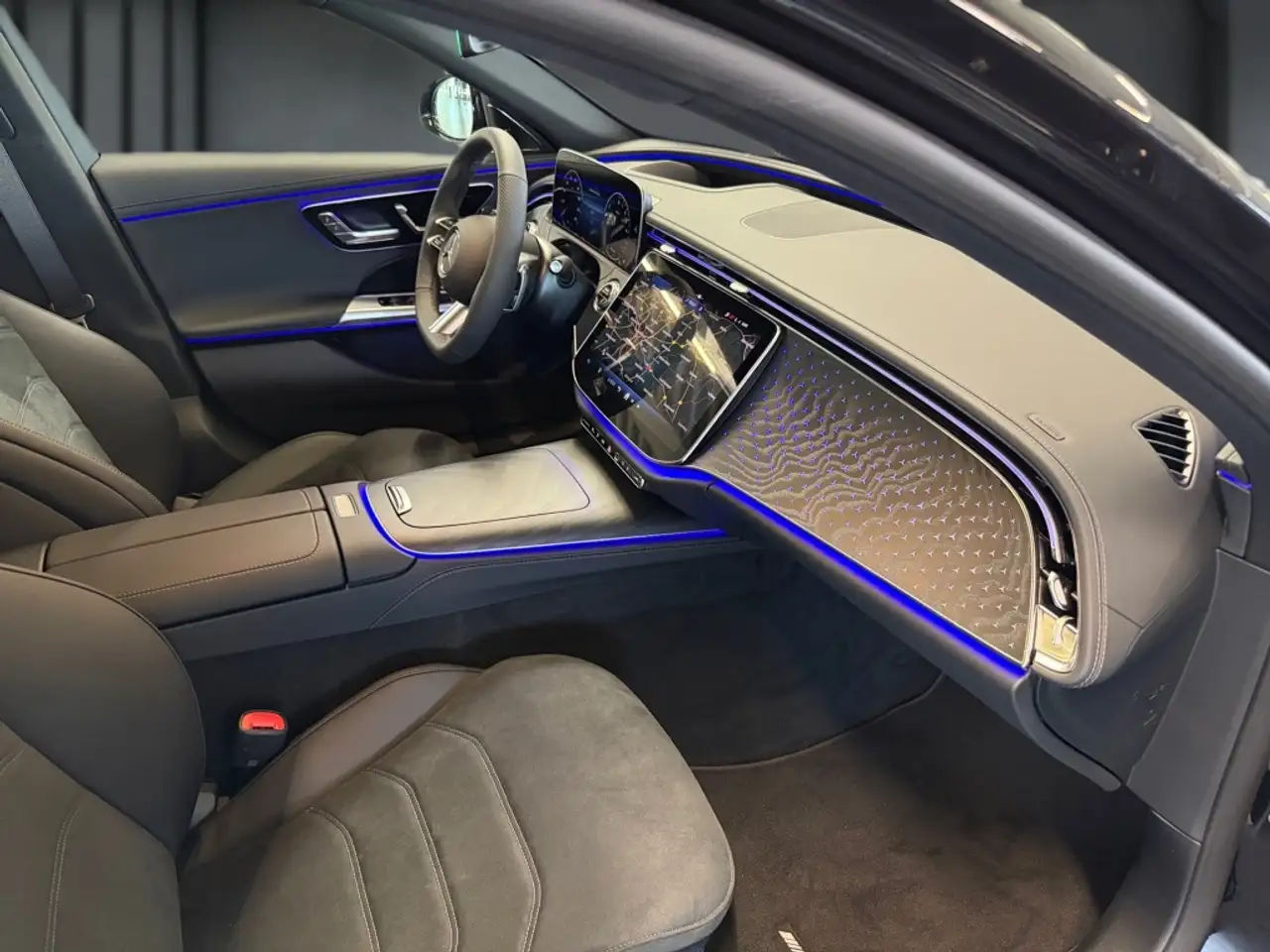 Mercedes-Benz E-Class 2026 — фото 15