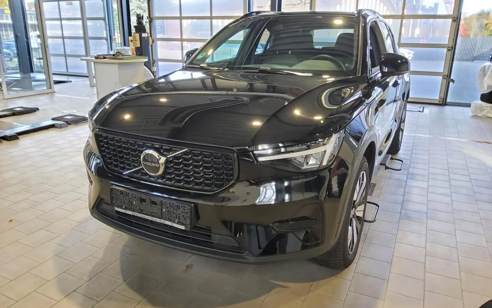 Volvo XC40 T4 Plus Dark+WINTERPAK+STNDHZ+RFK+HKSOUND+ Grau - 2