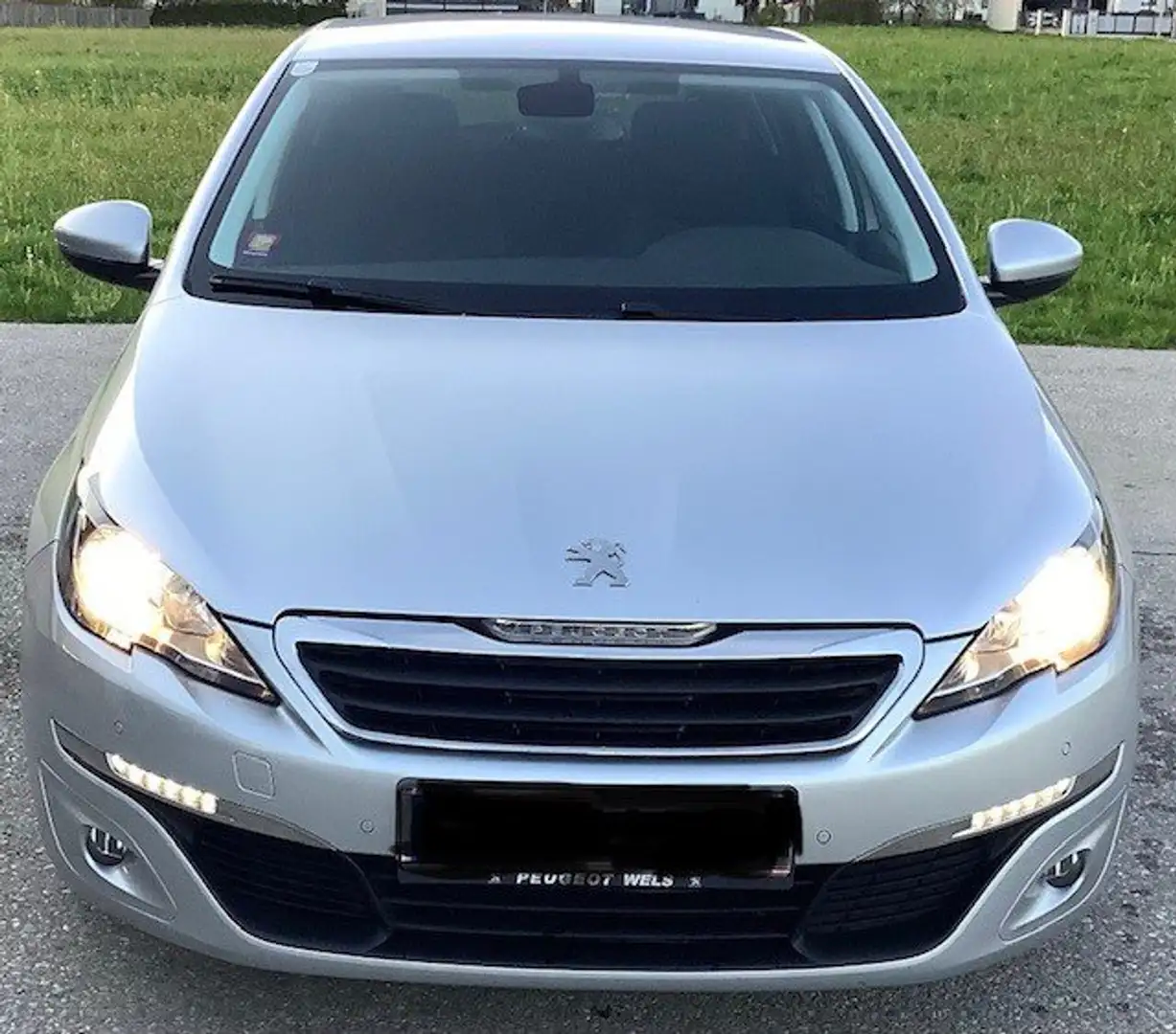 Peugeot 308 308 1,6 Blue HDi Active Active Silber - 2